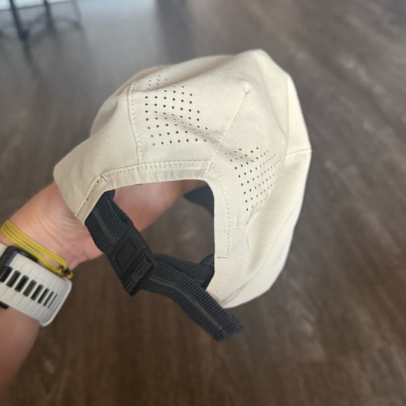 Solomon Running Cap - Picture 3 of 3